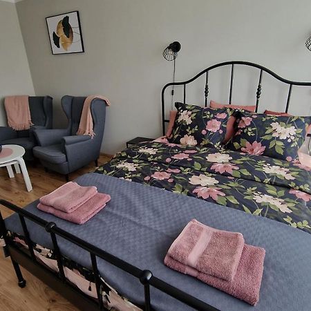 Апартаменты Apartament Spoko-Loko Строне-Слёнске Экстерьер фото