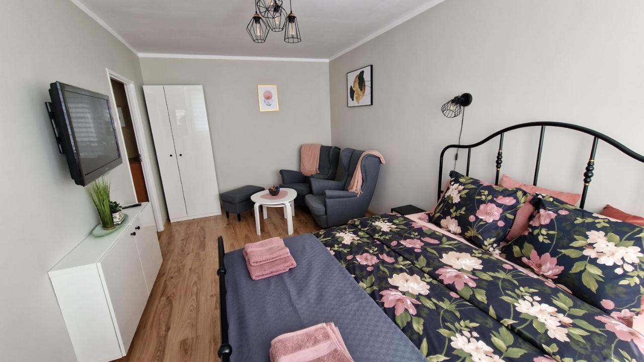 Апартаменты Apartament Spoko-Loko Строне-Слёнске Экстерьер фото